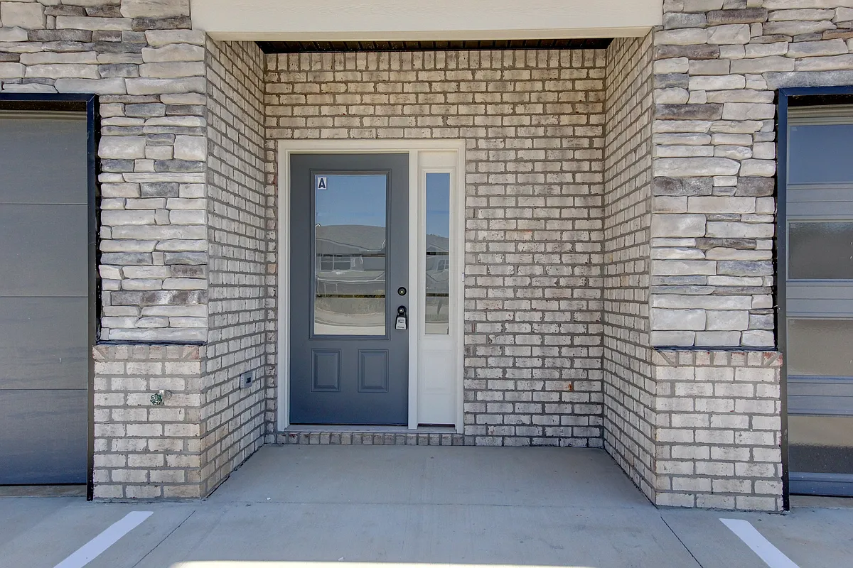 Building Photo - 1141 Meadowhill Ln #D