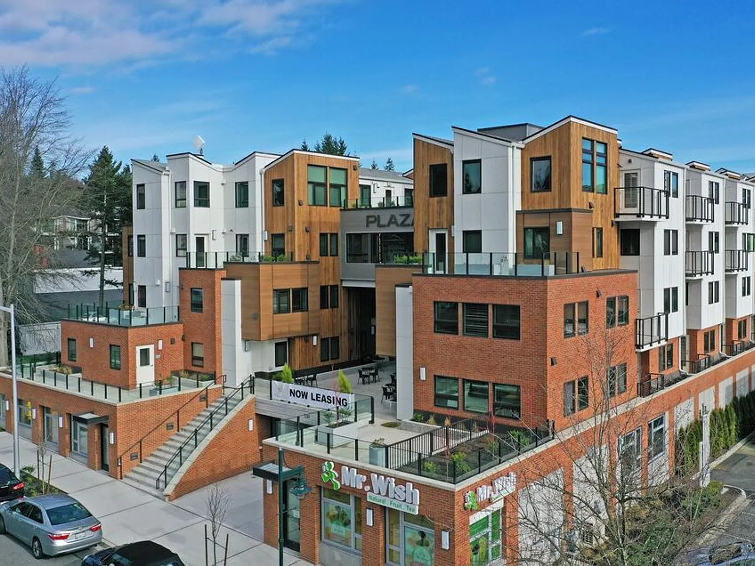 Plaza Apartments — Photo 2