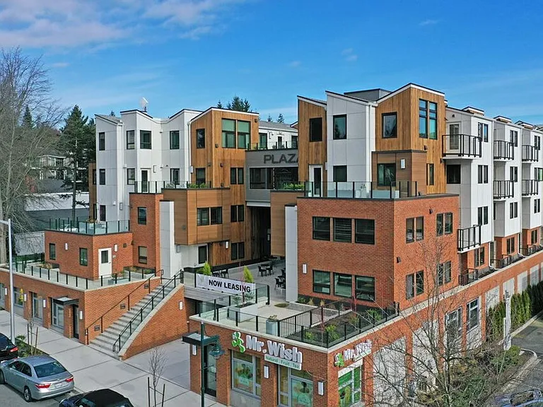 Plaza Apartments — Photo 2