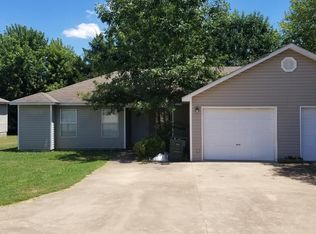 1681 E Evalyn Cir, Fayetteville, AR 72701