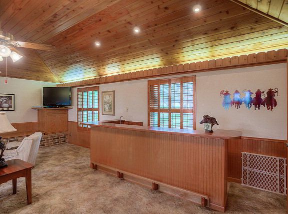 3rd image of 211 Burney Ln
