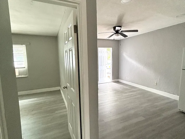 430 N Charles St #9 — Photo 6