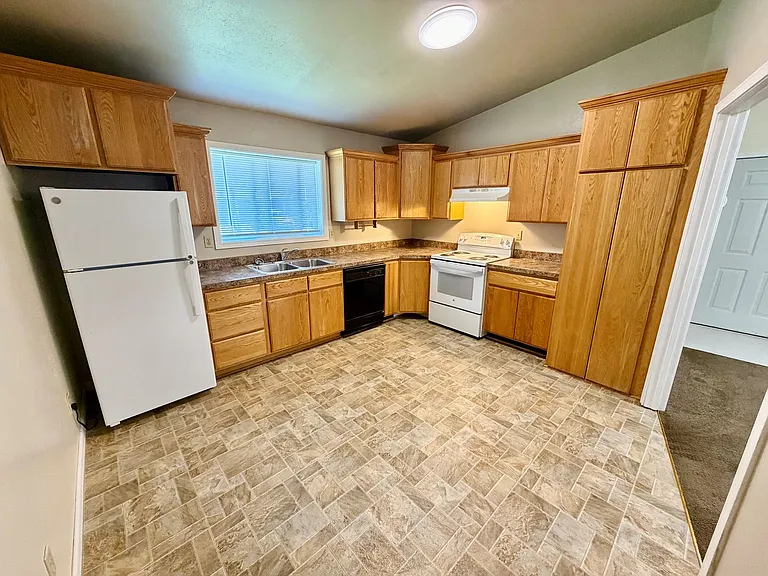 1004-1010 SE 24th Ave — Photo 8
