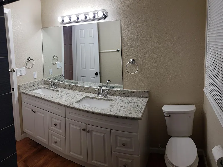 401 W Hull St — Photo 10