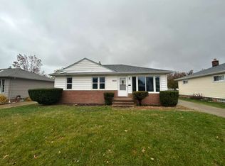30021 Oakdale Rd, Eastlake, OH 44095