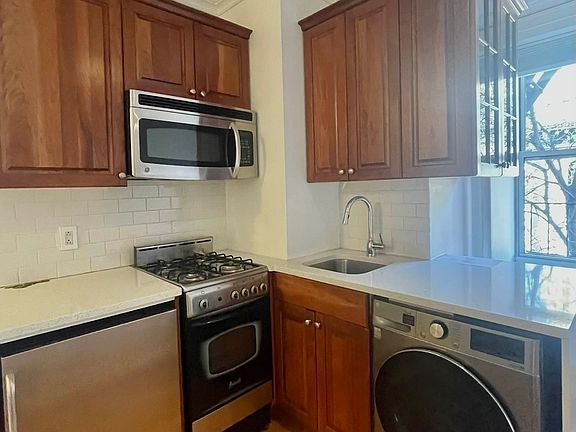 2nd image of 42 Grove St APT 4