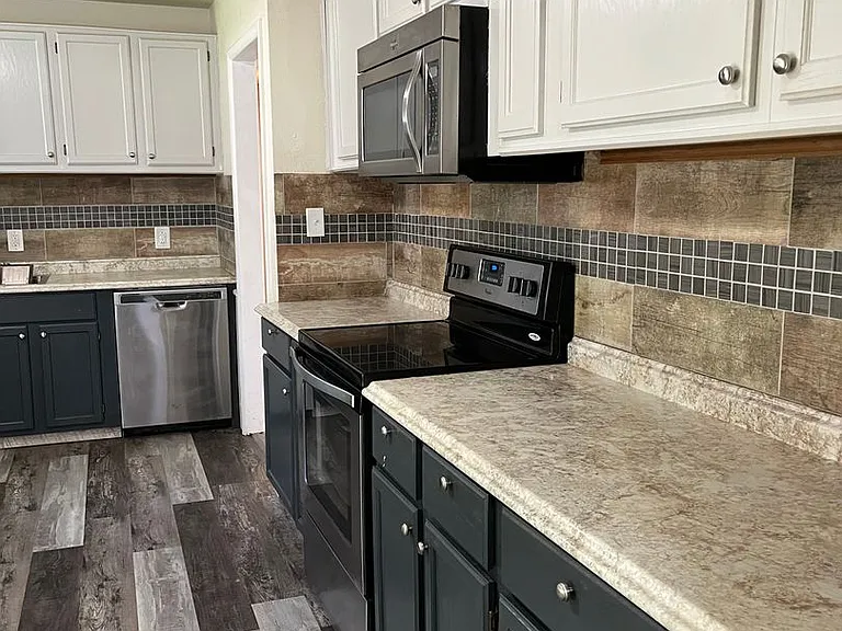 2400 S Nettleton Ave — Photo 6