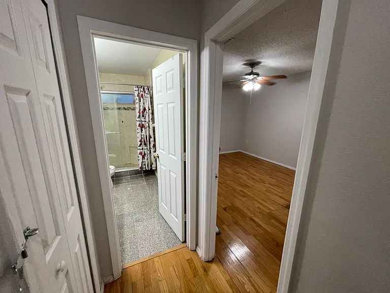 Bridgeview Cir — Photo 28