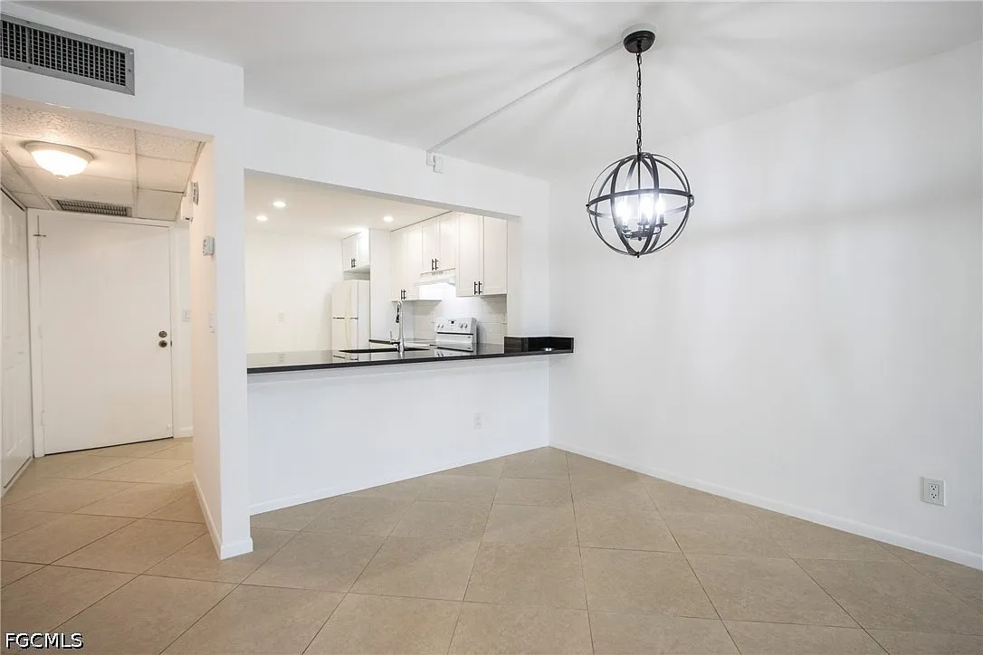 2 bed, 2.0 bath, 1050 sqft, $1,850 — Photo 2