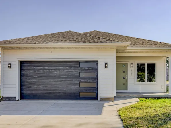 828 W Vandeveer St, Taylorville, IL 62568