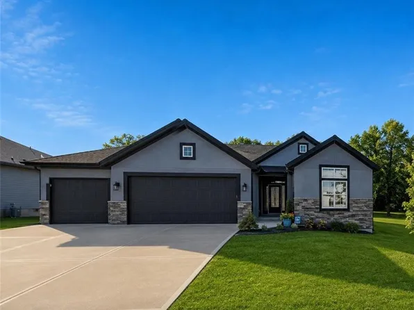 2003 Creek View Ln, Raymore, MO 64083
