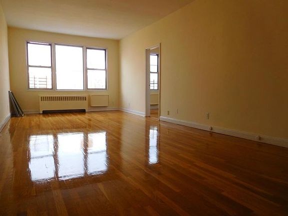 4th image of 836 Palisade Ave APT 1G