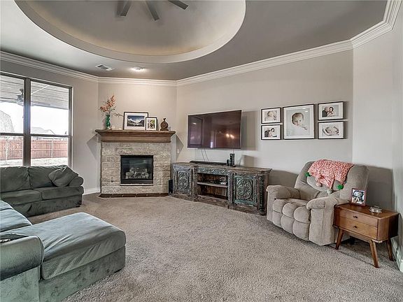 4th image of 401 Turnberry Dr