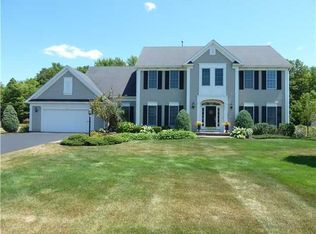 16 Delancey Ct, Pittsford, NY 14534