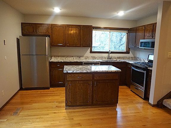 4th image of 501 2nd Ave SE