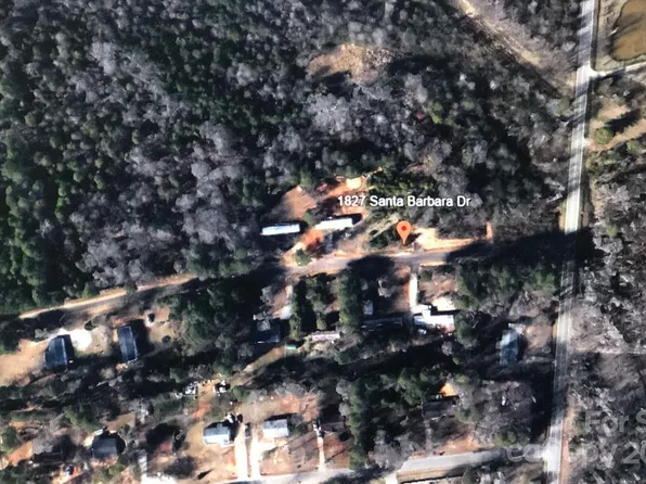 1827 Santa Barbara Dr, Lancaster, SC 29720