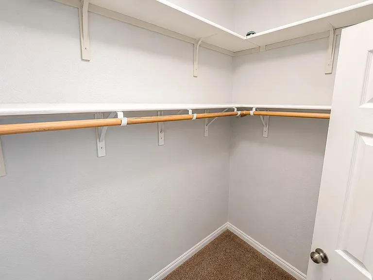 101 Kathryn Cv — Photo 5
