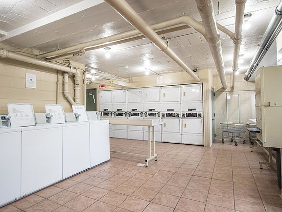 5th image of 3410 N Lake Shore Dr APT 14G