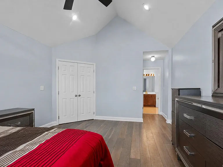 209 Blue Heron Dr — Photo 16