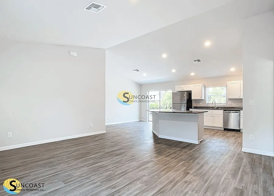 Brand New 3BR Home in Port Charlotte with 2 Car Garage — Photo 4