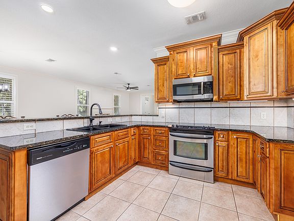 3rd image of 288 Fanny Ann Way