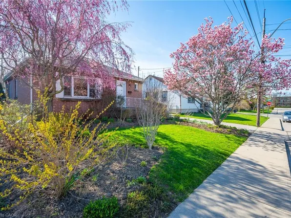 73 W 1st St, Hamilton, ON L9C 3C2