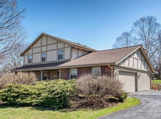 460 Woodridge Cir, Brookfield, WI 53005