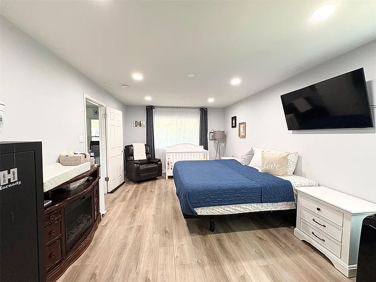 1404 Cedar Park Dr — Photo 16