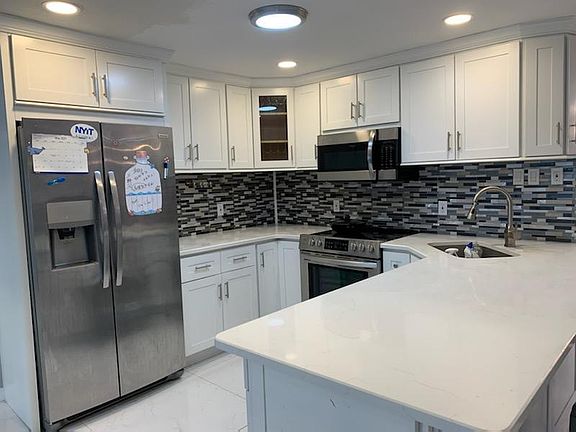 5th image of 24 Wood Ln