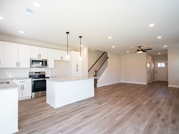 3rd image of 620 Smith St #A