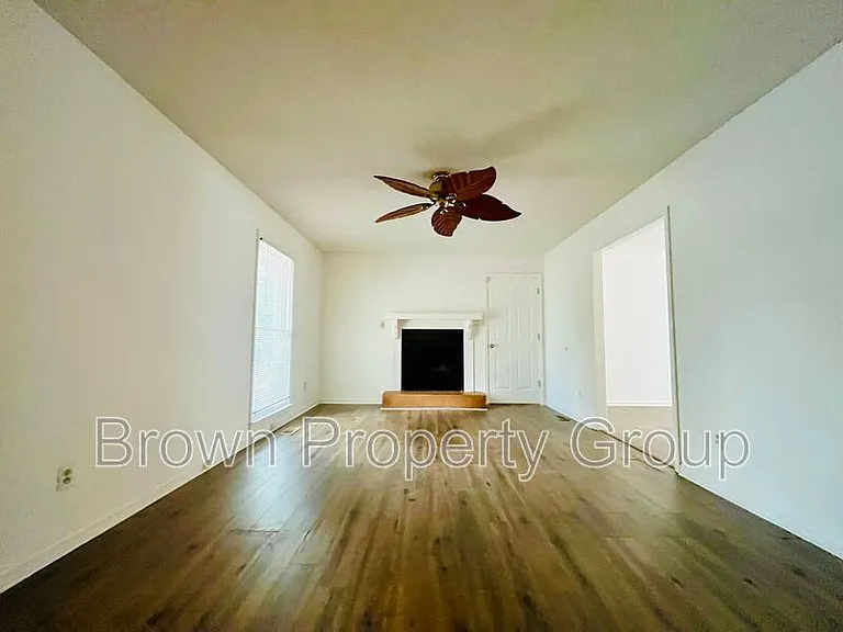 6901 Woodmark Dr — Photo 4