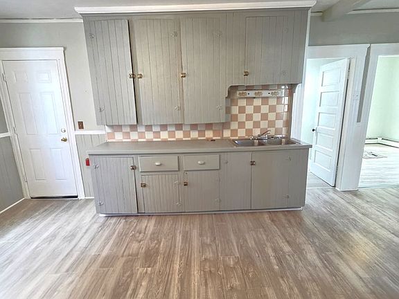 2nd image of 23 Paradis Ave Floor 2