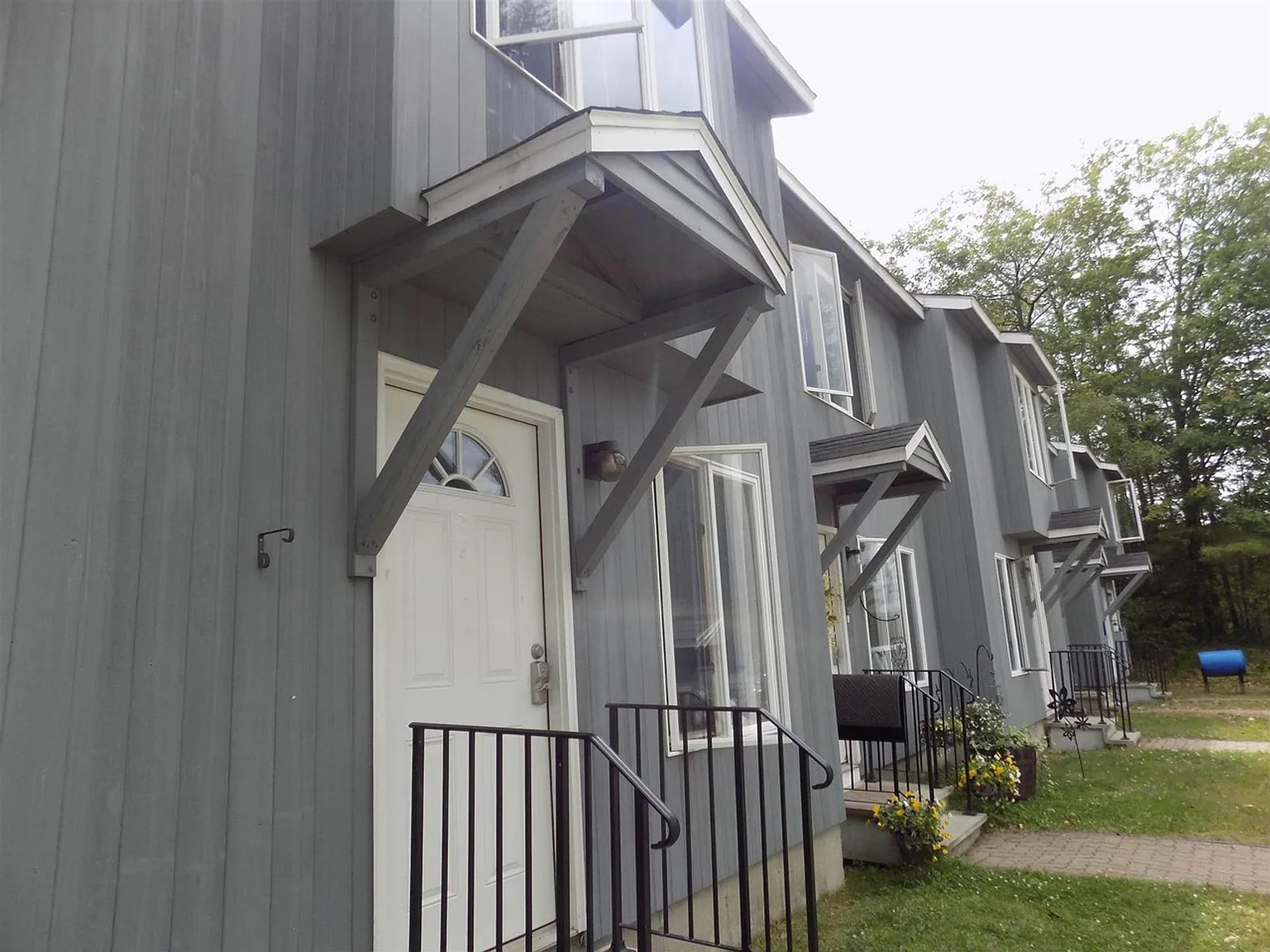 Town Edge Apartments — Photo 3