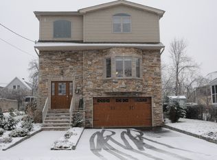 39 Hope St, East Rutherford, NJ 07073