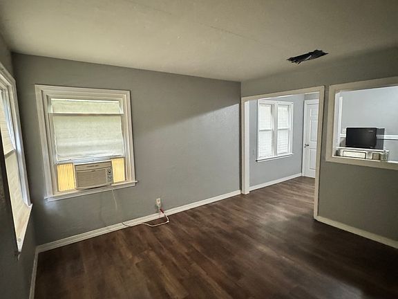3rd image of 1715 N Rural St