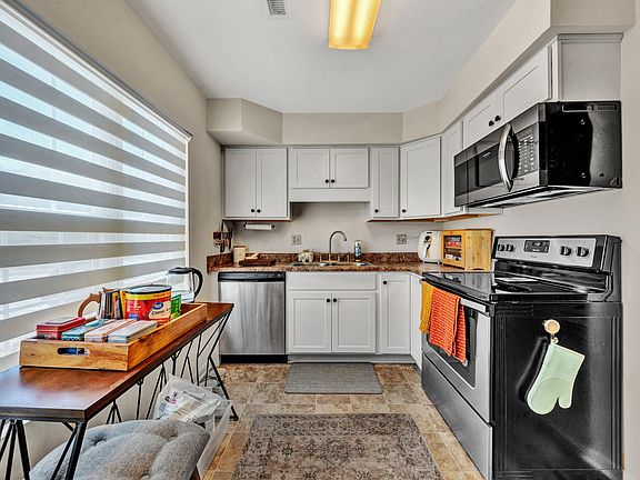 5th image of 2807 Garden City Blvd SE APT 202D