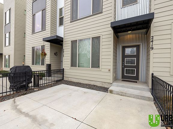 3rd image of 2419 W Bridge Ave