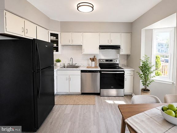 4th image of 6004 Saint Moritz Dr