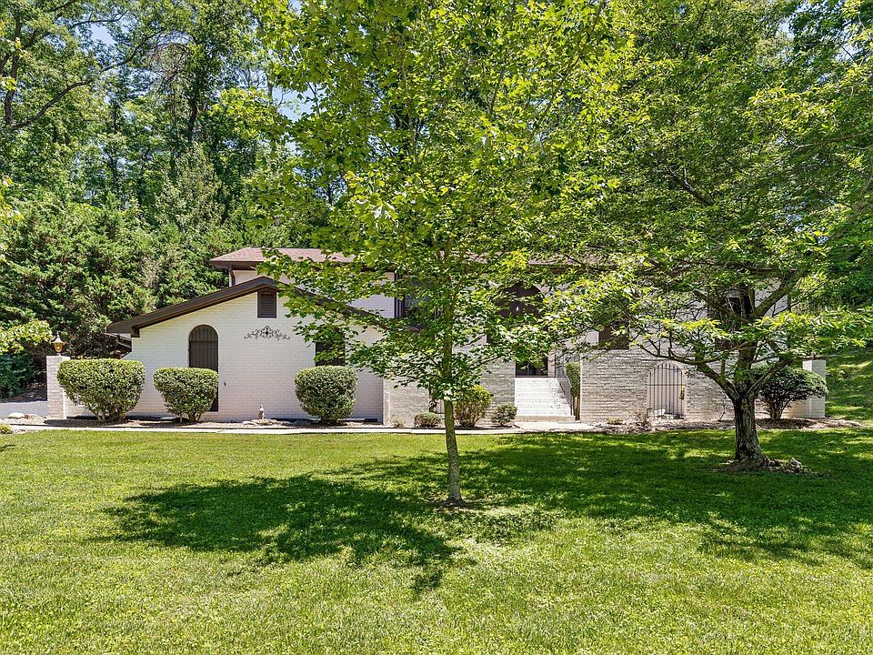 1st image of 135 Palisades Dr