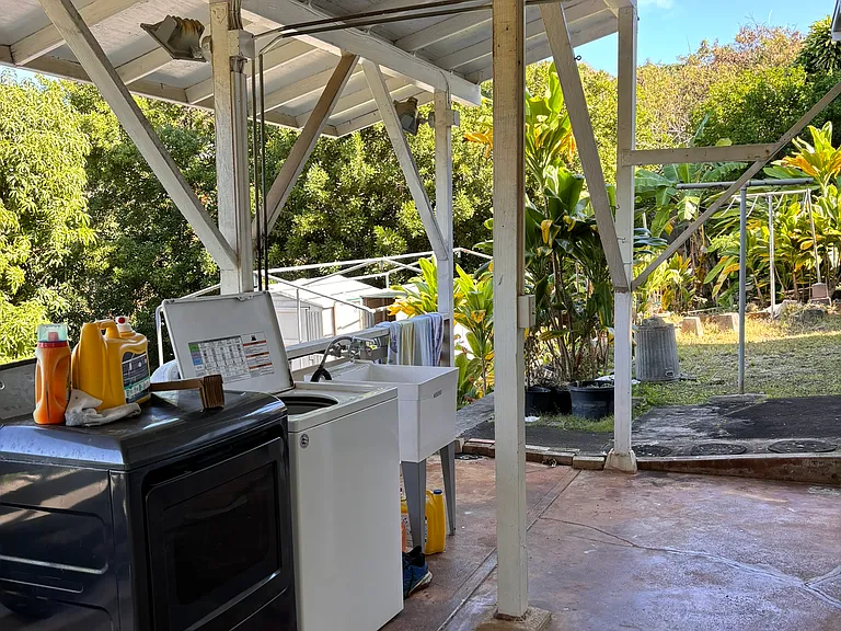 Laundry area on back lanai