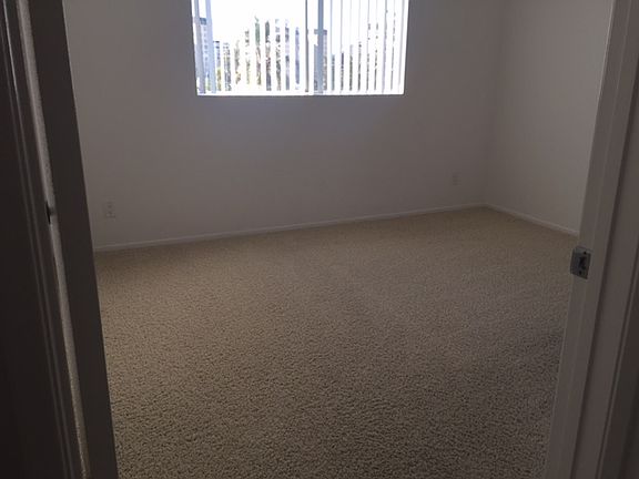 4th image of 435 S Detroit St APT 203