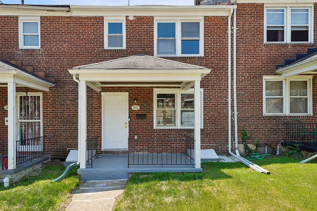 4 bed, 1600 sqft, $2,300 — Photo 1