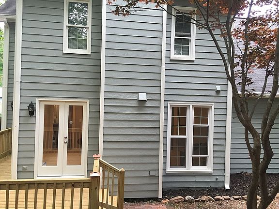 4th image of 1068 New Gibraltar Sq