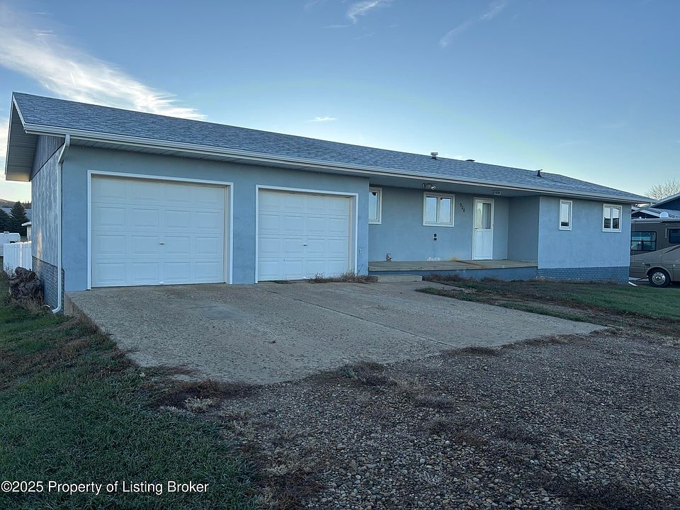 2nd image of 906 N Airport Rd