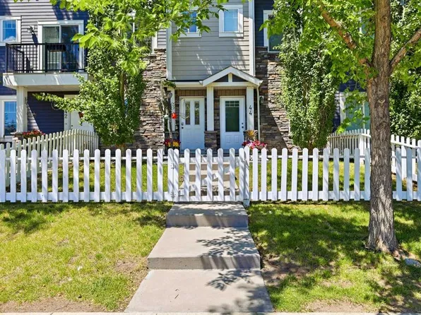 300 E Marina Dr #43, Chestermere, AB T1X 0P6