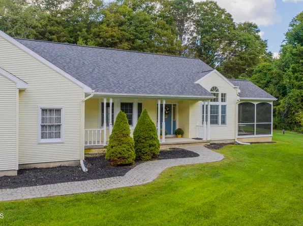 145 Boulderwood Drive, Queensbury, NY 12804