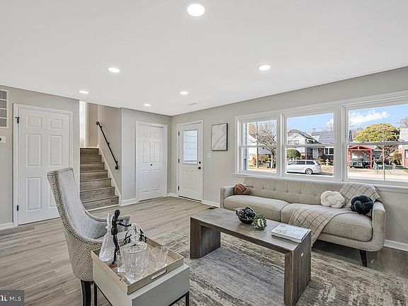 4th image of 2529 Avalon Pl