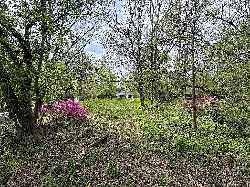 504 N Quaker La photo 1