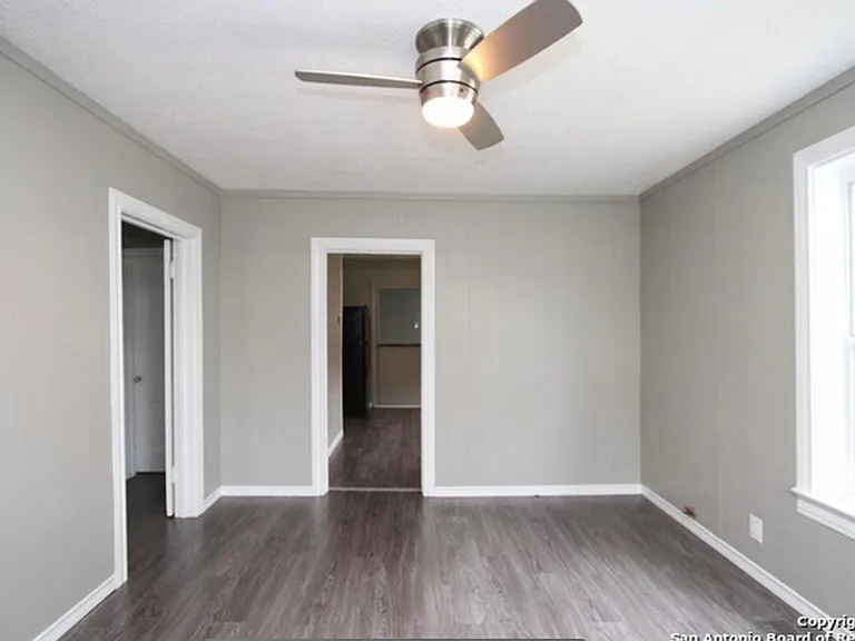 211 Regent — Photo 3