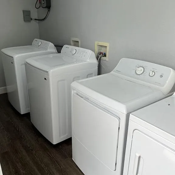 4832 Locke Ave — Photo 9